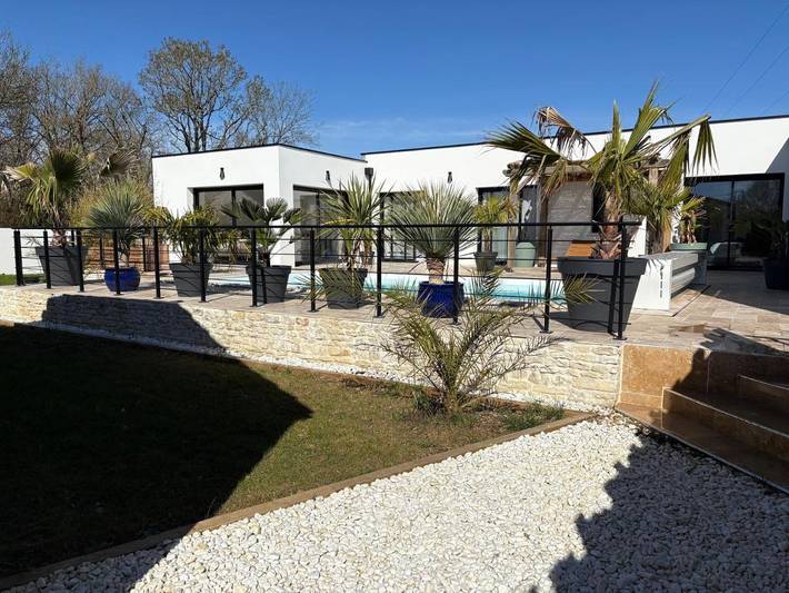 Villa pour 7 personnes, avec jardin et piscine ainsi que sauna et terrasse - 1