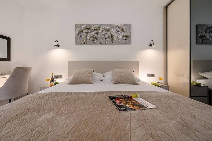 Decimum - Private Luxury Villa with Heated Pool & Spa near Split in Dalmatinisches Zagora