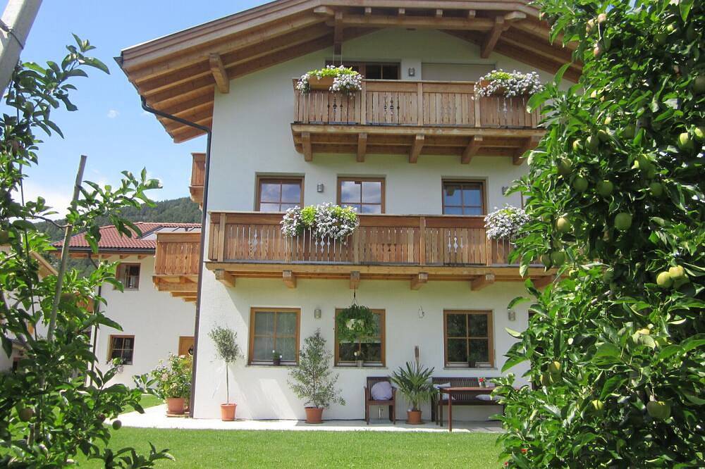Ganze Wohnung, Appartments Scheibhof - Ferienwohnung mit Schwimmbad in Schabs, Natz-Schabs