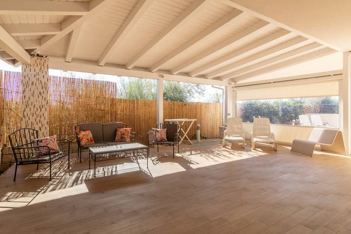 Appartement entier, Appartement de vacances "Saija" avec vue sur la mer, véranda privée et Wi-Fi in Tegolaio, Pozzallo