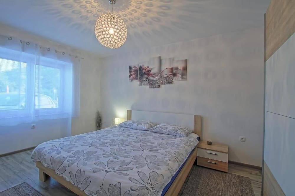 Modern house with full privacy and Spa in Condado de Lika-Senj