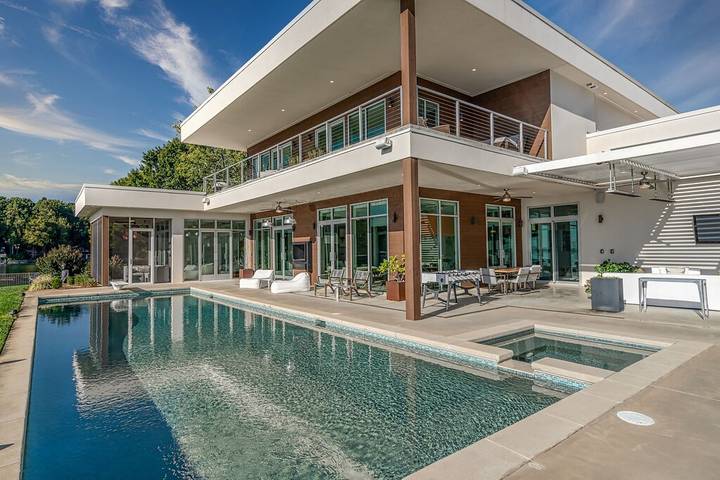 Ferienhaus für 14 Personen, mit Garten und Whirlpool - 1