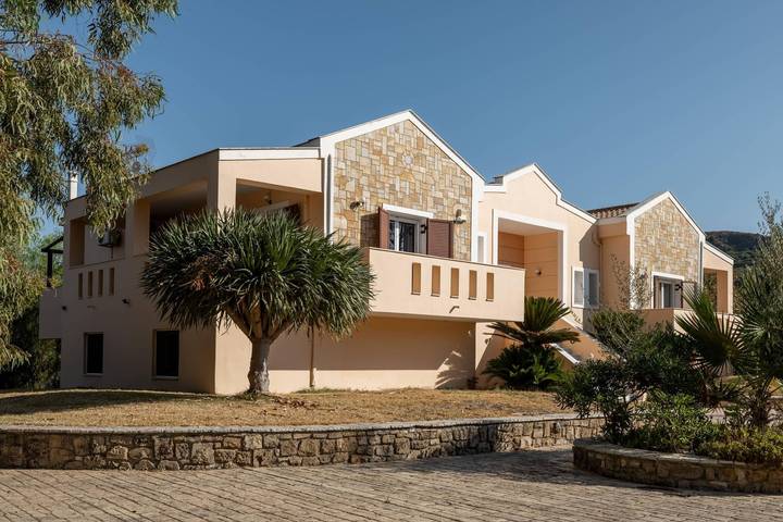 Ferienhaus für 8 Personen, mit Whirlpool und Garten in Kalamaki - 2