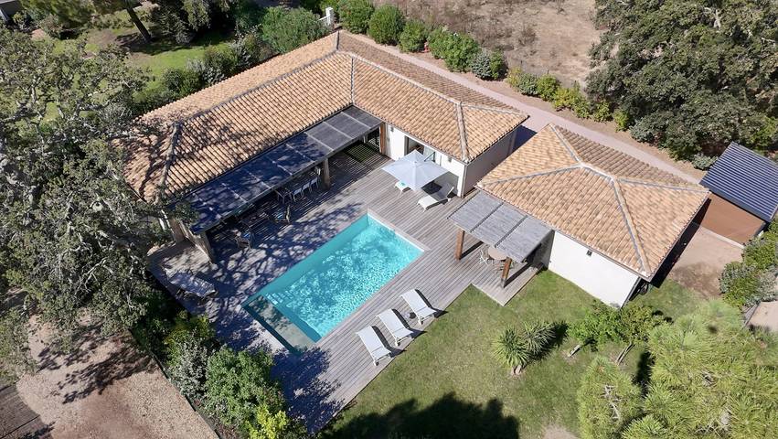 Villa pour 10 personnes, avec terrasse et jardin en Corse-du-Sud