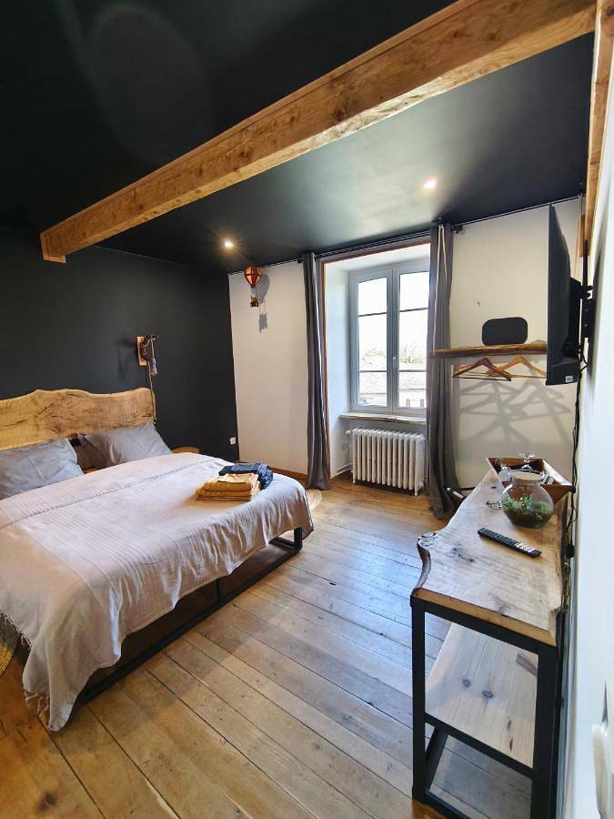 Large Double Room in Rieupeyroux, Aveyron