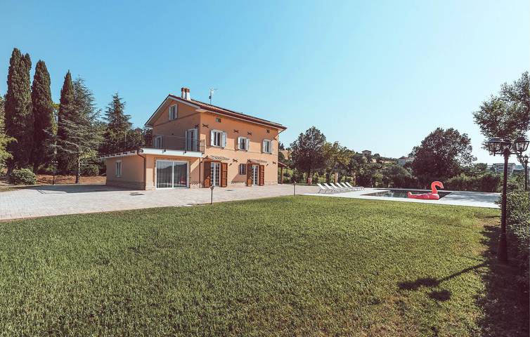 Ferienhaus für 12 Personen, mit Terrasse und Garten sowie Pool, mit Haustier - 1