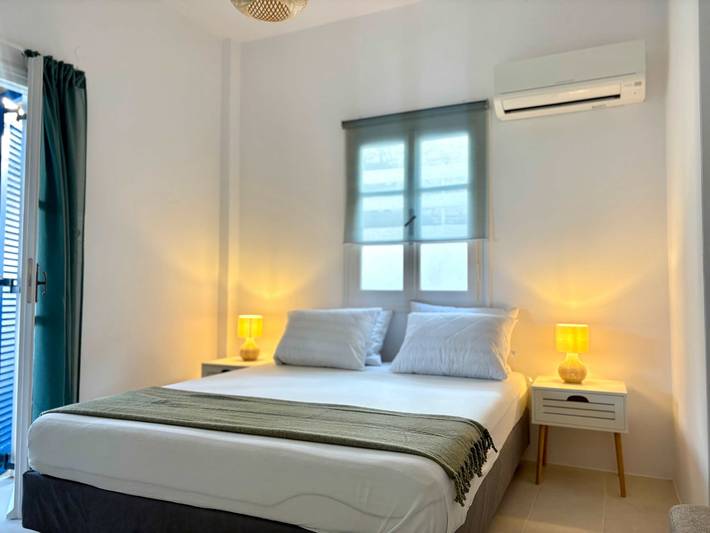 Gîte pour 3 personnes, avec jardin dans Píso Livádi