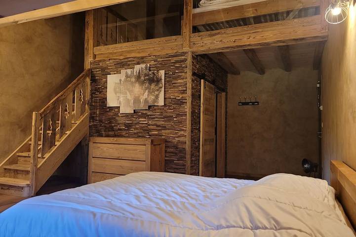 Location de vacances pour 21 personnes, avec jardin à Rochejean - 4