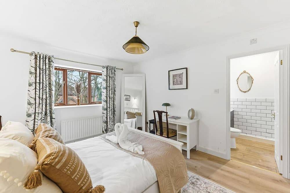 5 Bedroom • 3.5 Bath • Detached House • Driveway Parking • Skytv • Fast Wifi in Milton Keynes, Südostengland
