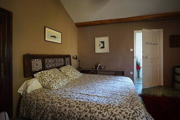 Chambre d’hôte pour 2 personnes, avec Terrasse ainsi que Jardin et Piscine