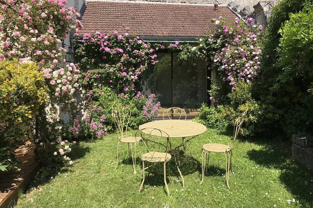 Location De Vacances pour 8 Personnes dans Coucy-le-Château-Auffrique, Aisne