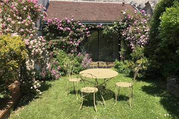 Gîte pour 8 personnes, avec terrasse ainsi que jardin et jacuzzi, animaux acceptés à Coucy-le-Château-Auffrique