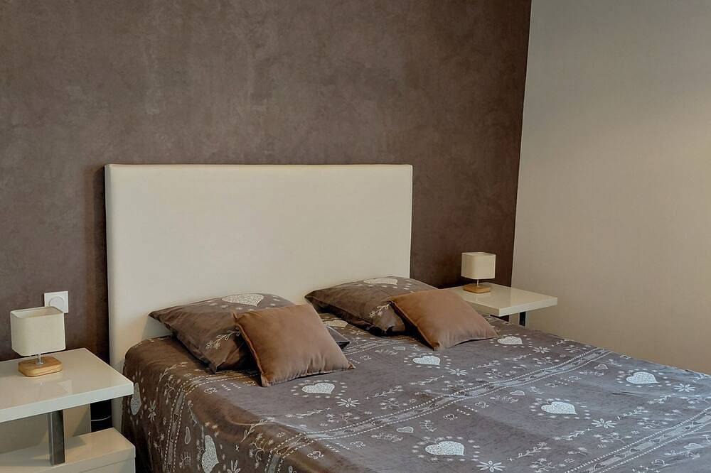 Detached villa with *** rating and air conditioning and views of the Luberon in Robion, Parc naturel régional du Luberon