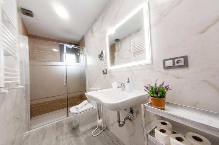 Albergue para 3 personas, con terraza, Se admiten mascotas en Las Villas - 4