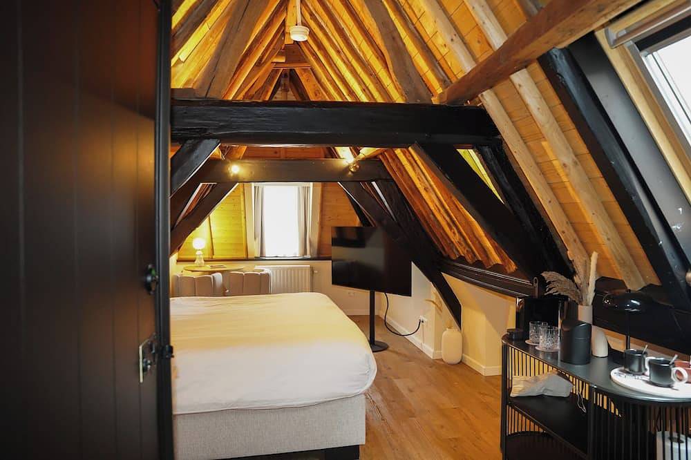 This hotel is a 1 bedroom(s), 1 bathrooms, located in Delft, Zuid-Holland. in Delft, Stadsgewest Haaglanden