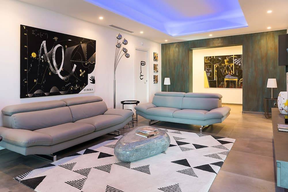 Design luxury seafront villa with fantastic infinity pool in Isola (Italien), Syrakus