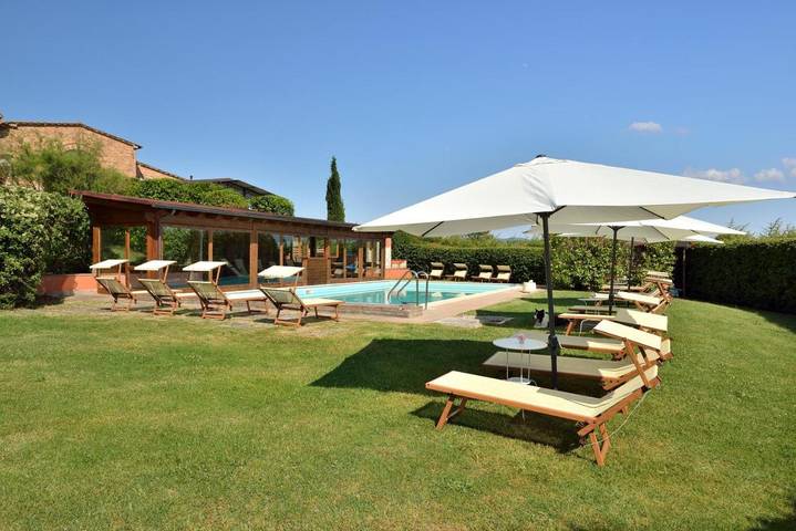 Bungalow per 2 persone, con Terrazza e Giardino nonché Piscina e Sauna in Lago Trasimeno