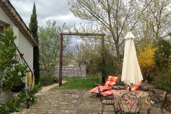 Gîte pour 5 personnes, avec Terrasse et Jardin à Mirabel