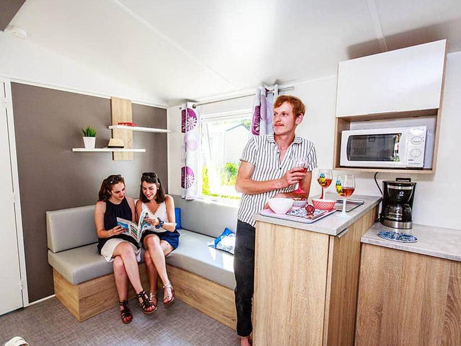 Camping Domaine de Bréhadour   - Mobilhome 5 personnes - Confort - Tv in Saint-Molf, Région de Saint-Nazaire