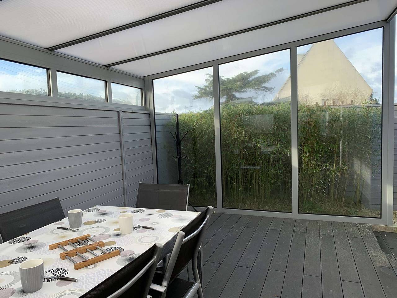 Seaside House with Wifi, Veranda, and Parking – 320m from the Beach in Trégastel in Trégastel, Pink Granite Coast