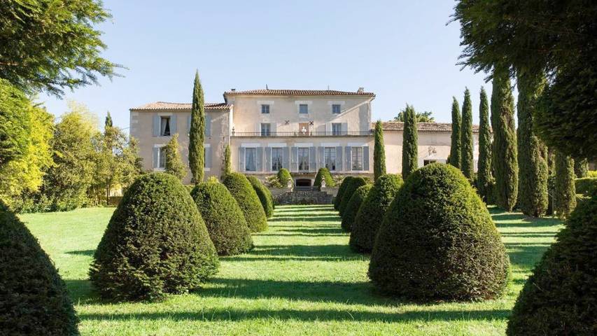 Gîte pour 2 personnes, avec Terrasse et Jardin ainsi que Piscine et Vue à Rouillac