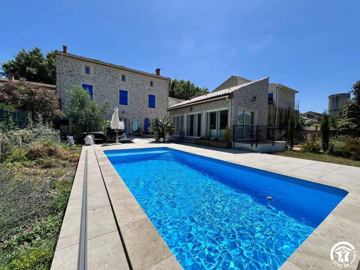 Gîte pour 4 personnes, avec Jacuzzi et Terrasse ainsi que Jardin et Piscine