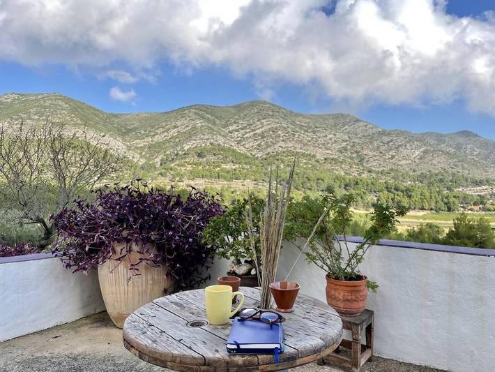 Casa de vacaciones para 14 personas, con jardín además de piscina y balcón en Vall D'albaida
