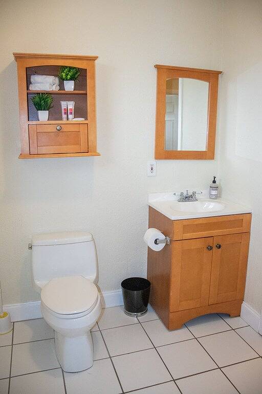 Charming Home w/ Hot Tub! in West Palm Beach, Palm Beach County