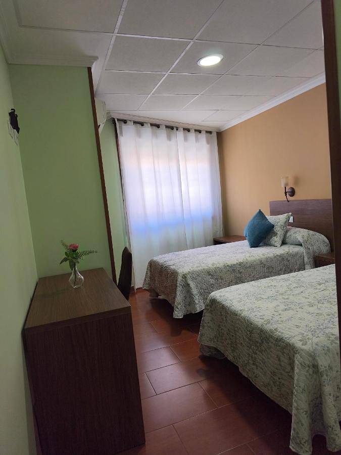 La Casa del Lago Castiñeiras refugio para familias y amigos in Vilaboa, Costa de Galicia