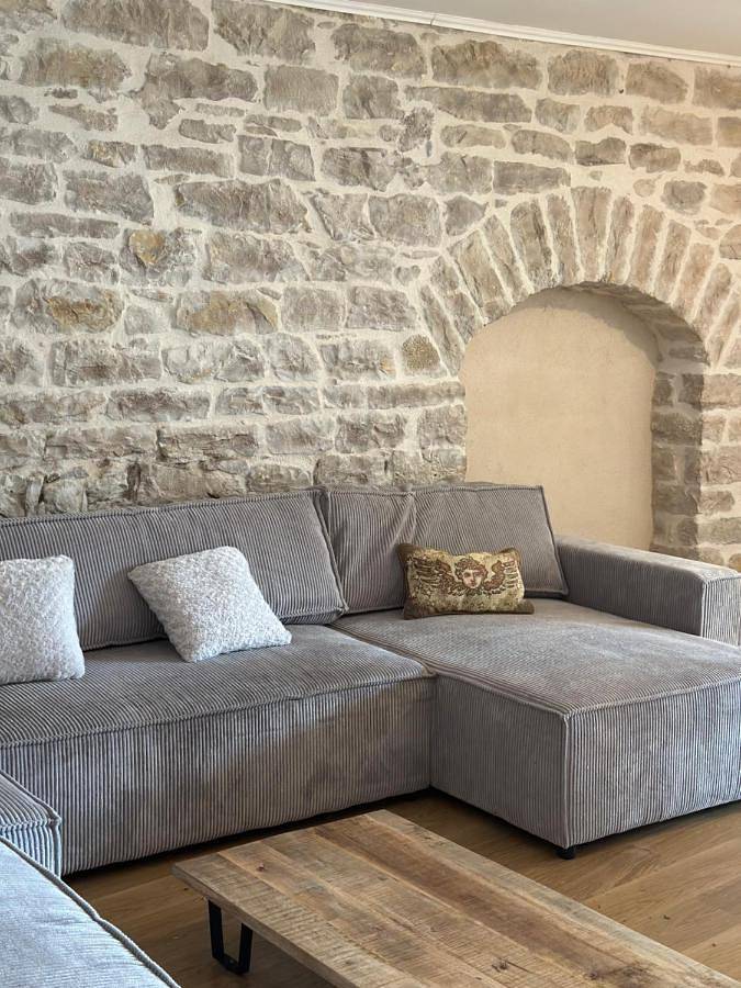 Appartement entier, Charmant appartement en pierres in Bourgoin-Jallieu, Région de La Tour-du-Pin