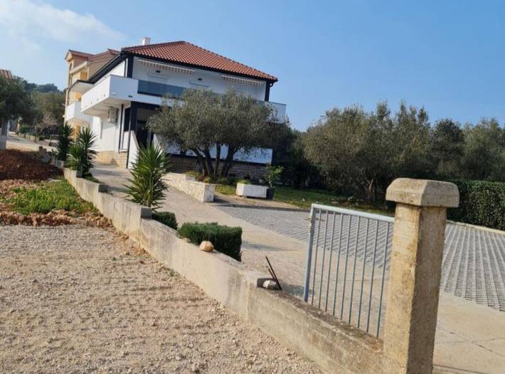 Ferienwohnung für 2 Personen, mit Meerblick und Balkon in Kukljica
