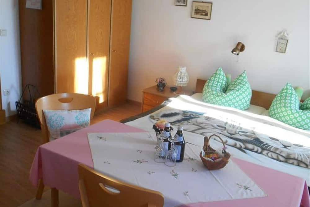 Ganze Wohnung, Ferienwohnung (1-2 Pers.) - Haus Bernadette in Saulgrub, Bayerische Alpen