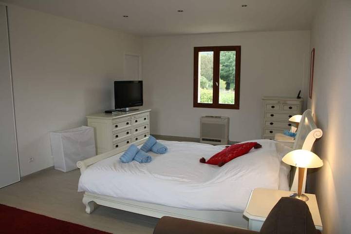 Location de vacances pour 8 personnes, avec jardin à Cénac-et-Saint-Julien - 4