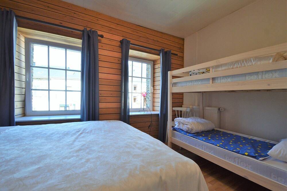 Rochehaut Hideaway met bad in Bouillon, Neufchâteau en omgeving