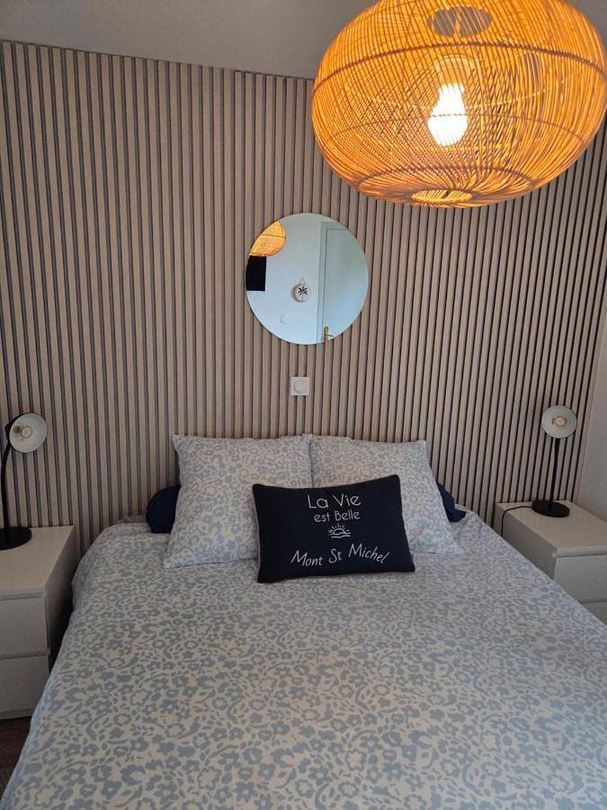 Chambre d’hôte pour 2 personnes, avec Terrasse ainsi que Jardin et Vue à Pontorson - 2
