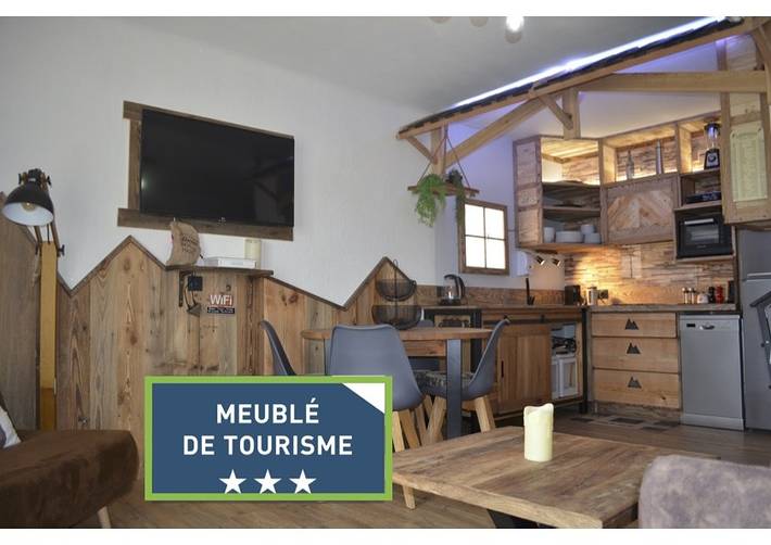 Gîte pour 5 personnes, avec vue sur le lac et balcon à Les Angles