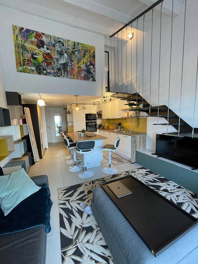 Gîte pour 7 personnes, avec piscine et vue ainsi que terrasse et jardin dans Agay - 4