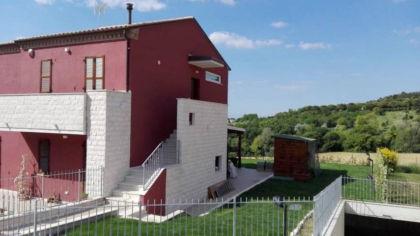 Casa vacanza per 4 persone, con giardino e panorama, con animali domestici - 1