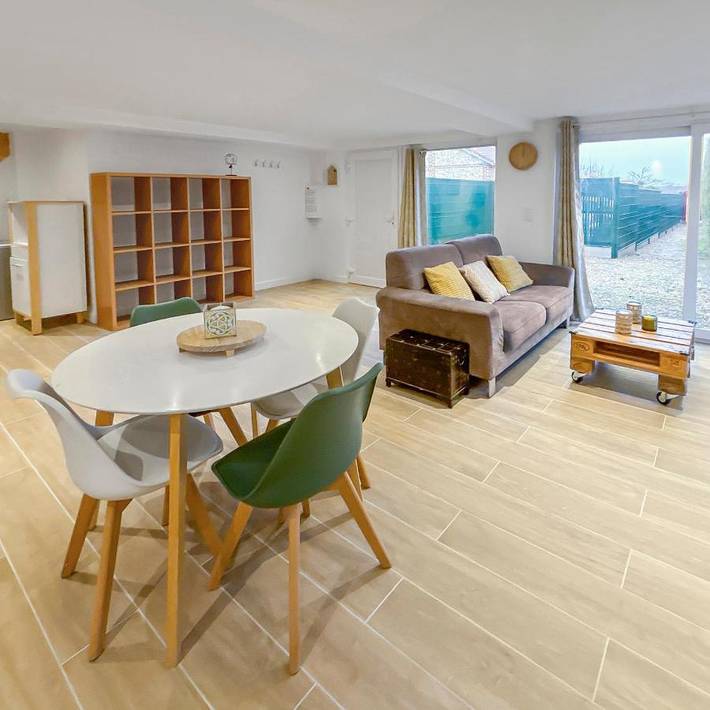 Location de vacances pour 5 personnes, avec terrasse à Pont-de-l'Arche