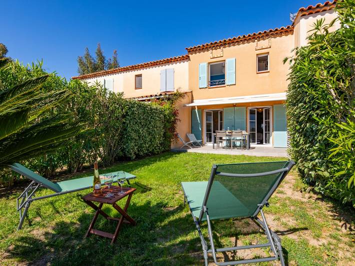 Location de vacances pour 4 personnes, avec terrasse ainsi que jardin et vue dans Plage de la Garonnette