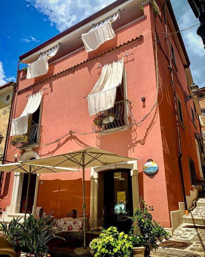 Cottage pour 6 personnes, avec terrasse dans Capitello