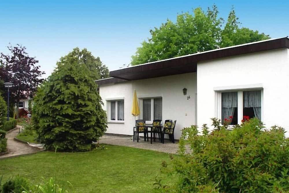 Doppelbungalow am Black Lake, Schwarz in Schwarz, Mecklenburgische Seenplatte