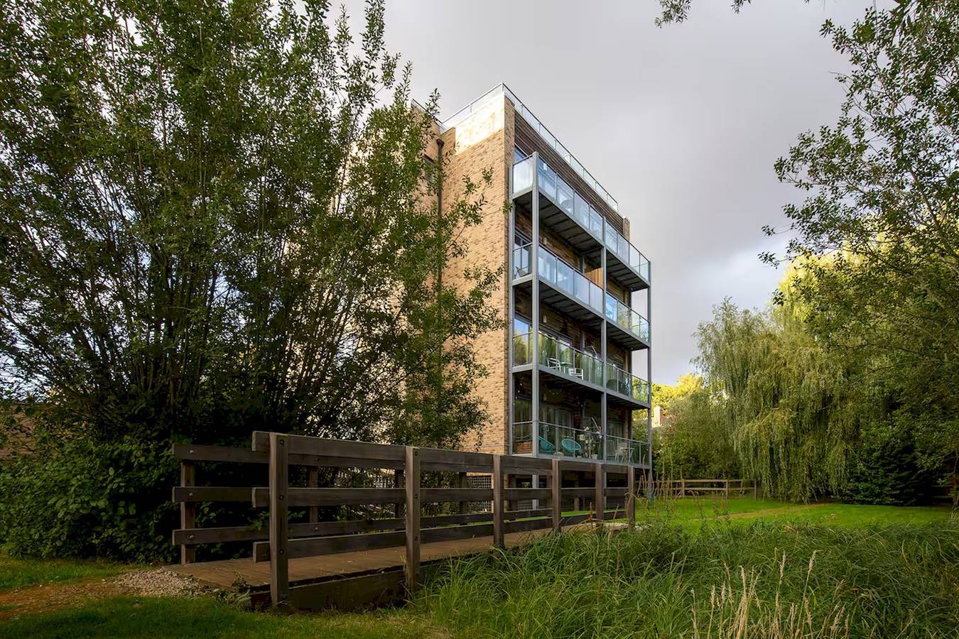 Entire apartment, Pass the Keys | Stylish Riverside Apartment with Free Parking in Cambridge, Cambridgeshire