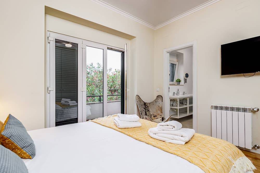 Laurentina House: Lisbon Charm & Garden in São João de Deus, Lisbon