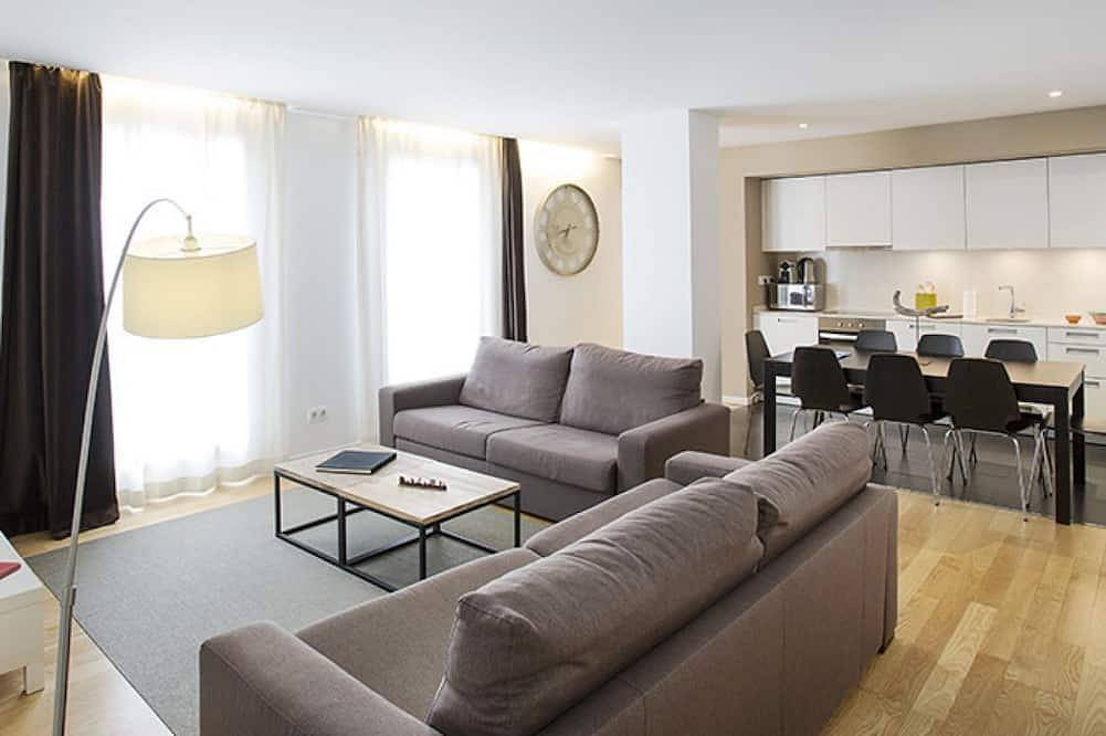 Beautiful 3 Bedrooms Flat Front of the Beach in Platja de la Mar Bella (Barcelona), Barcelona
