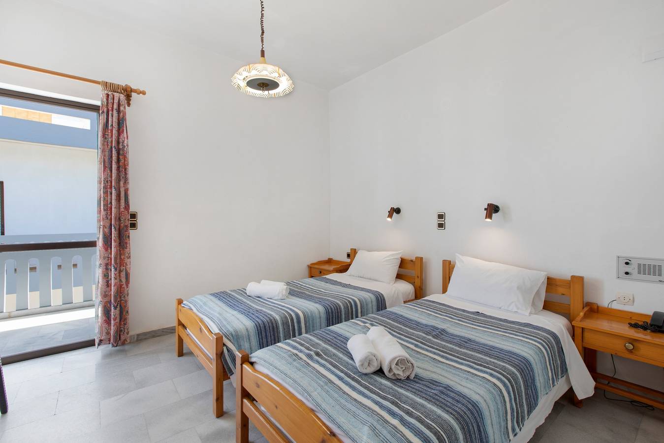 Hel leilighet, Ferieleilighet for 4 personer med hage in Agia Marina, Chaniaregionen
