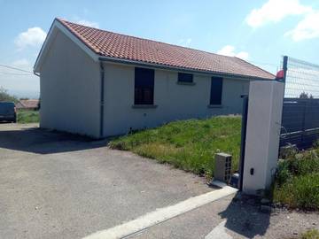Gîte pour 8 personnes, avec vue et jardin à Pélussin
