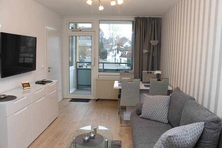 Ferienwohnung mit Meerblick für 4 Personen, mit Balkon in Kurstrand (Laboe), Laboe