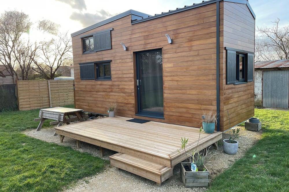 Julie and Nicolas' Tiny House in Avanton, Vienne