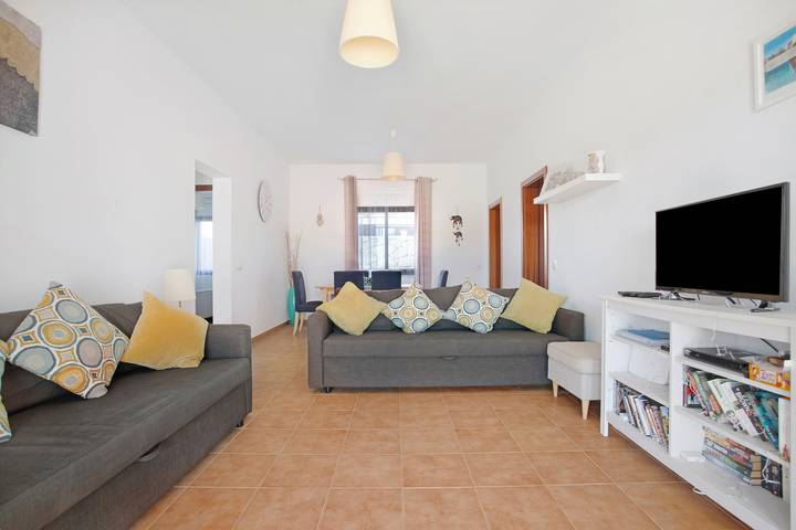 Villa "Molina" with Private Pool, 2 Private Terraces & Wi-Fi in Playa Blanca, Yaiza